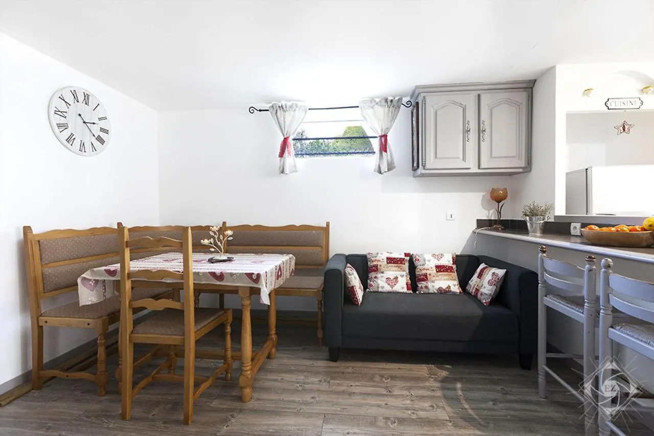 Apartment Appartement Lumineux A Voreppe Avec Piscine