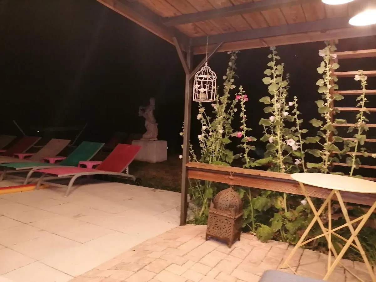 Apartment Appartement Lumineux A Voreppe Avec Piscine